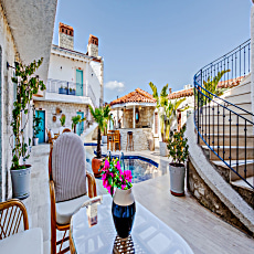 Avlu Alaçatı Butik Otel